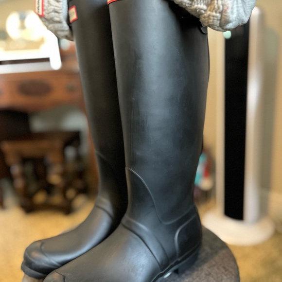 Black Matt Tall Hunter Boots & Sock Inserts - Picture 6 of 8